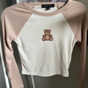 Brown color block raglan long sleeve with bear appliqué